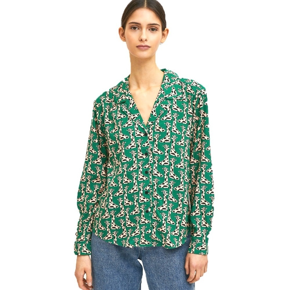 Green Giraffe Print Lapel Collar Shirt, Compania Fantastica, Size Medium - Picture 8 of 9